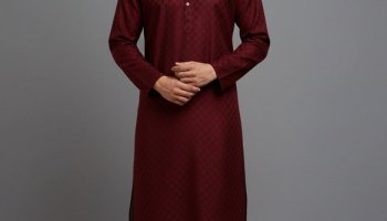 Tibra Collection Men Solid Straight Kurta(Maroon)