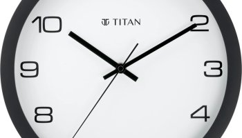 Titan Analog 30 Cm X 30 Cm Wall Clock(Black, With Glass, Standard)